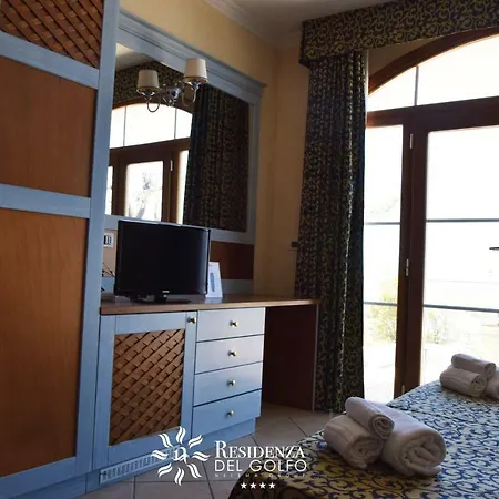 מלון Residenza Del Golfo 4*